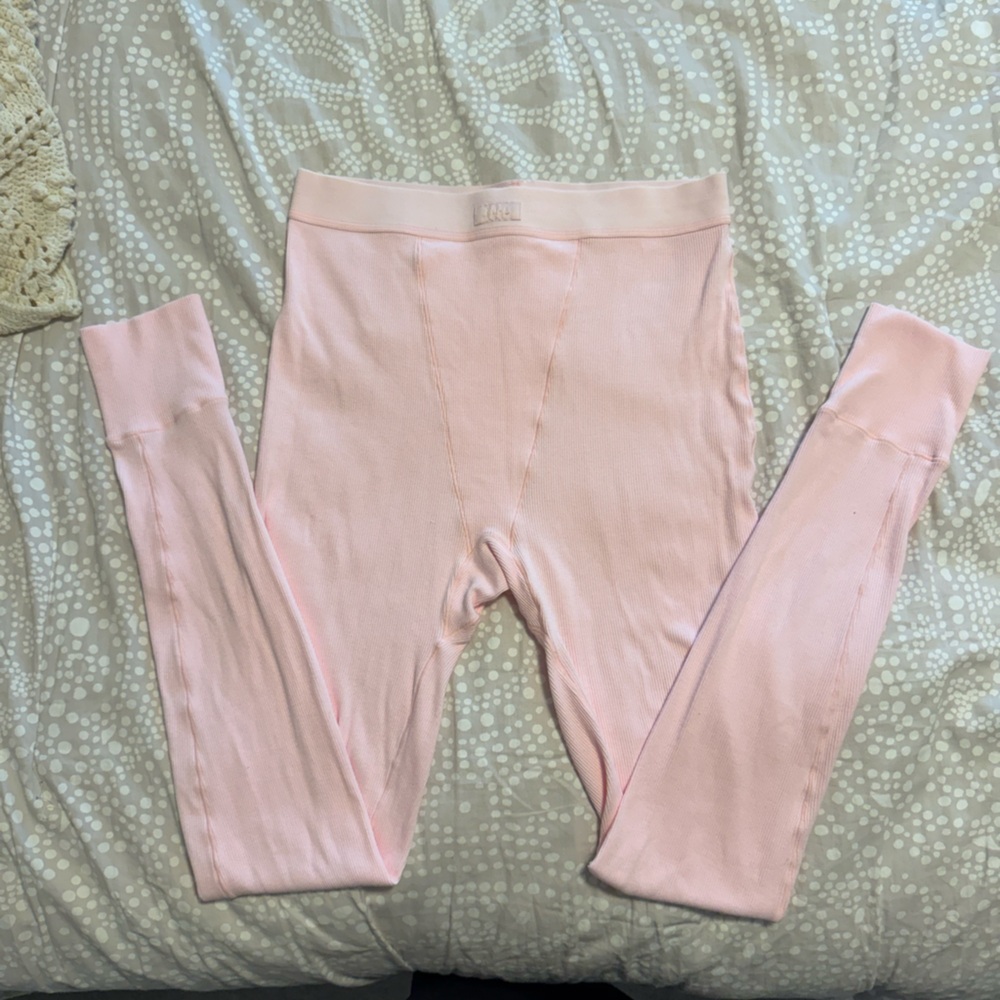 SKIMS Light Pink Seamless Ribbed Leggings
